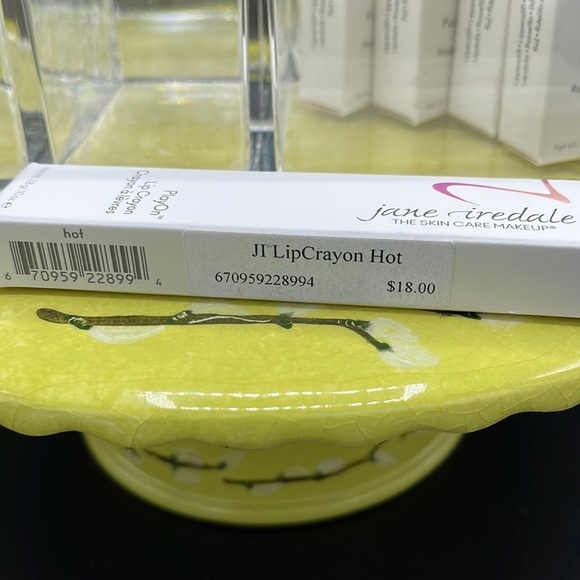 Jane Iredale PlayOn Lip Crayon “Hot” - Picture 2 of 2